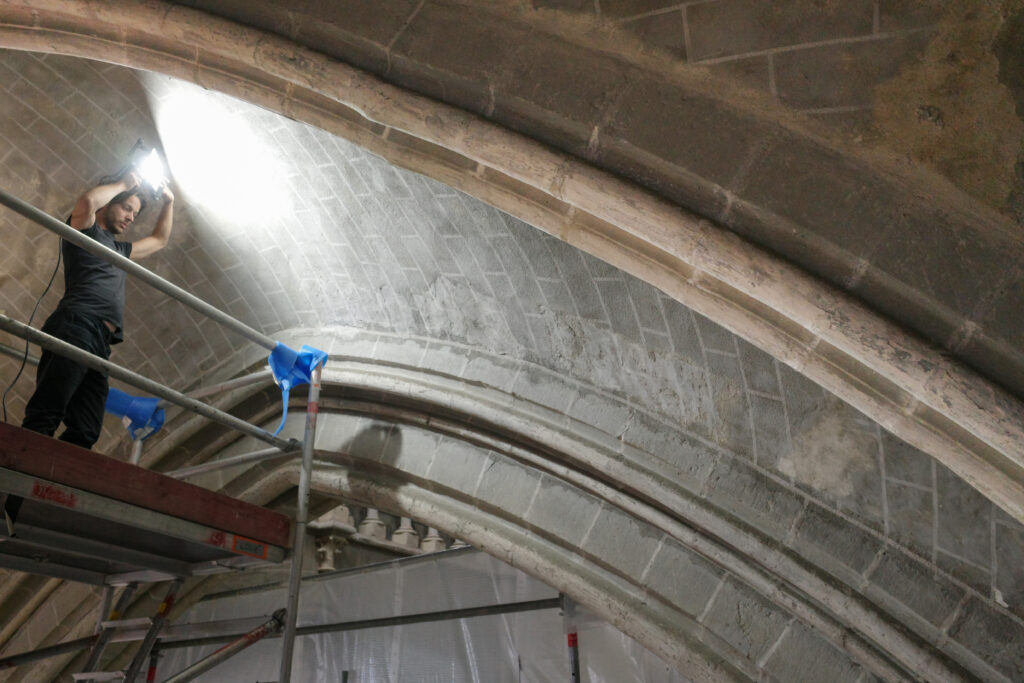 Atelier Sinopie - visite du chantier des voûtes du transept sud de la Cathédrale de Lausanne